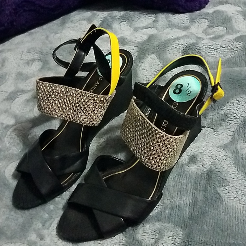 🔵 Enzo Angiolini heels